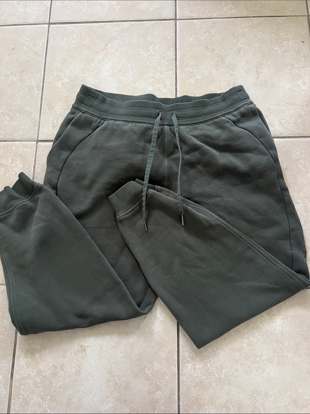 lululemon athletica Men's Olive Green Jogger Sweatpants